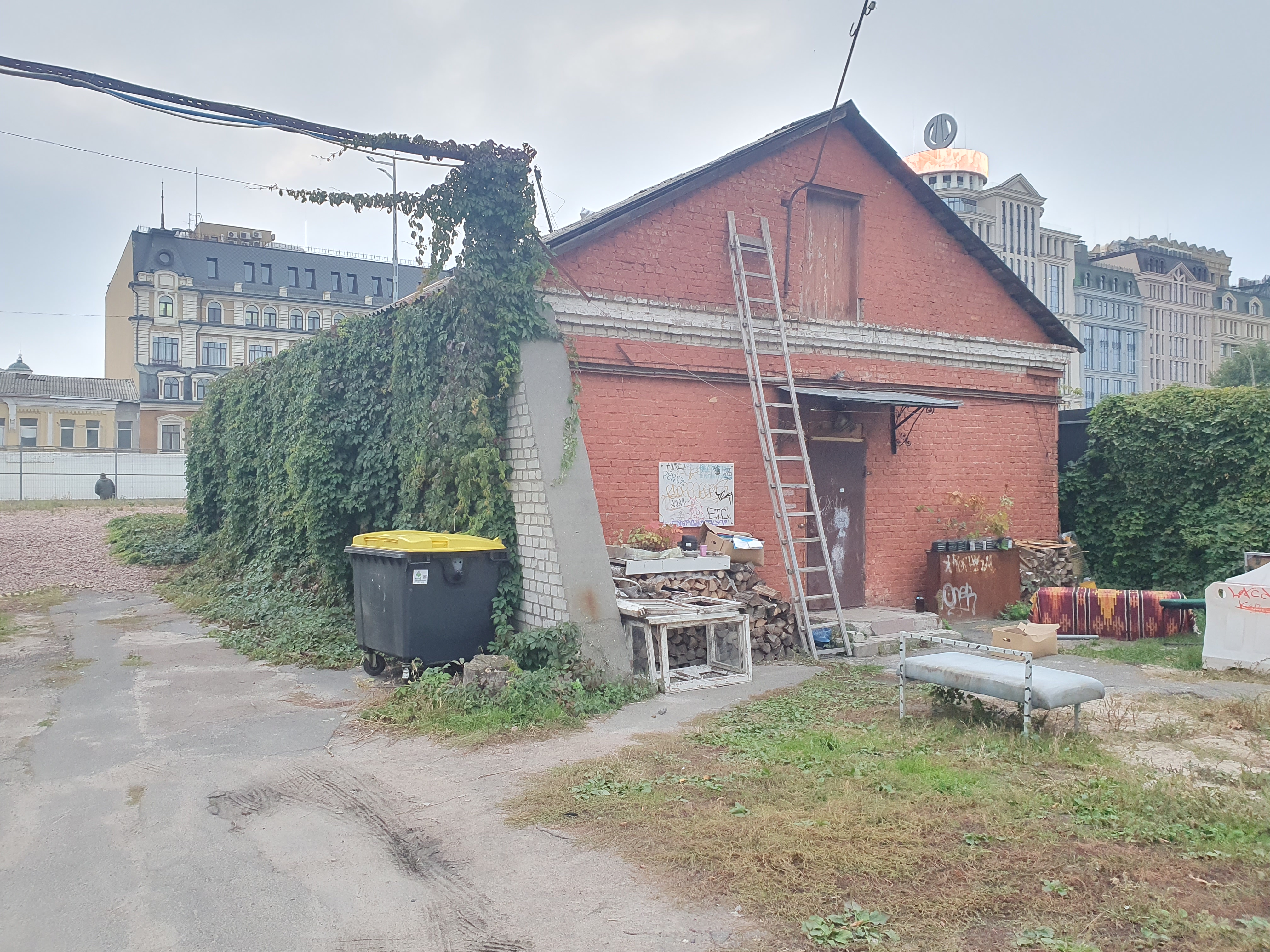 Пастка Екстер'єр